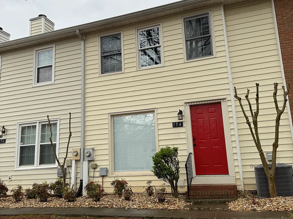 154 Holcomb Ferry Rd