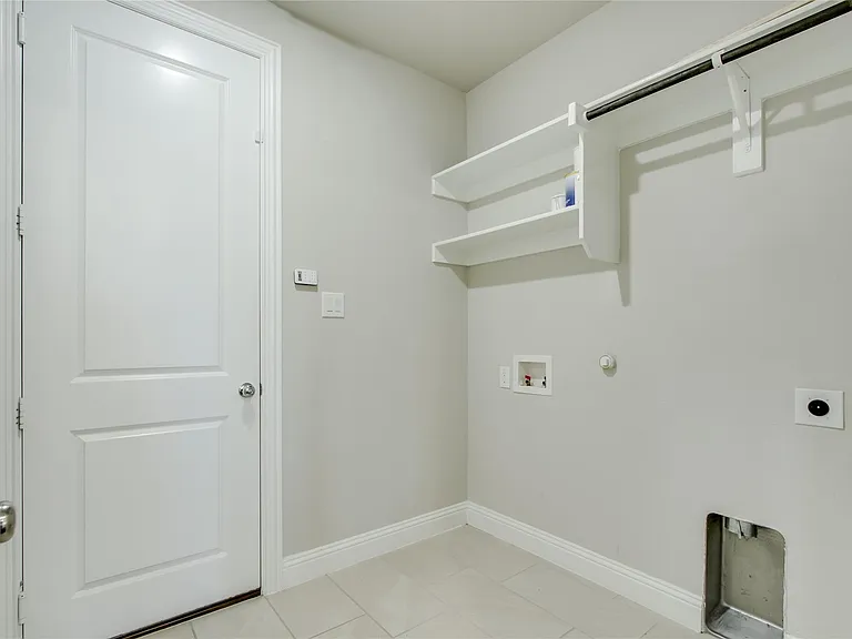 2949 Galveston St — Photo 20
