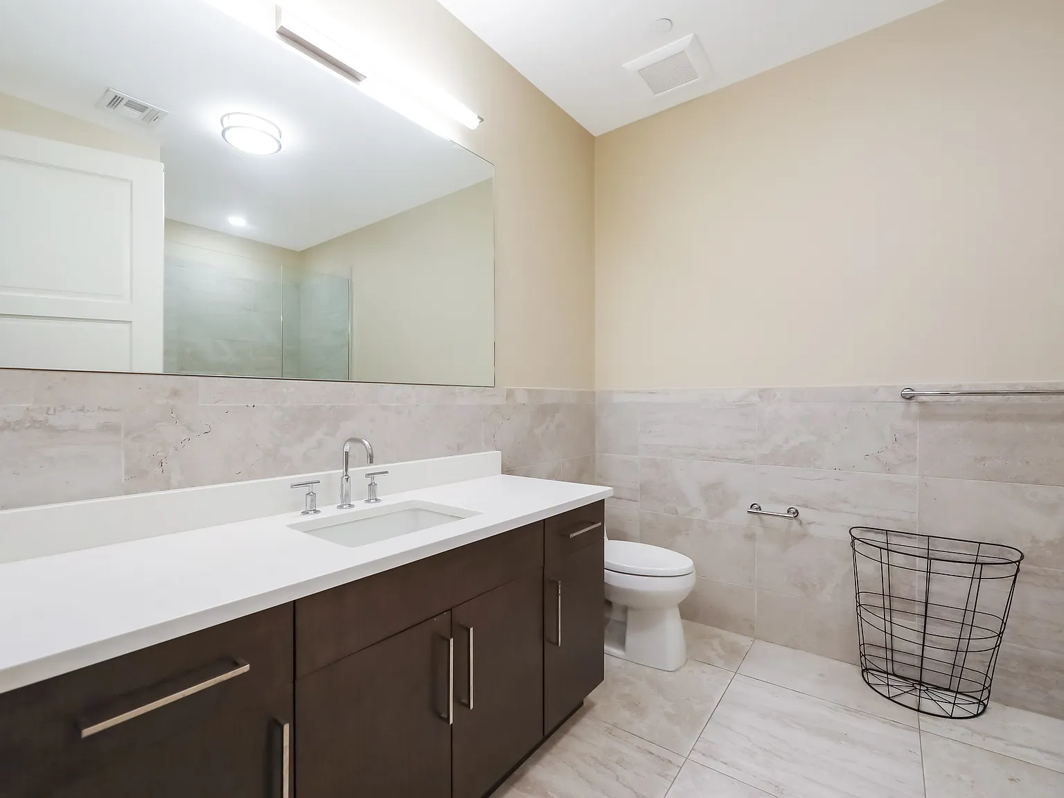 Studio, 560 sqft, $2,500 — Photo 2