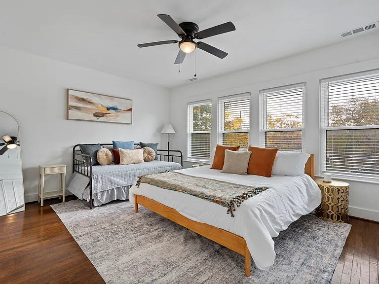 5800 Oram St #5800 — Photo 17