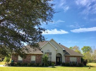 4 Ridgeway Dr, Picayune, MS 39466