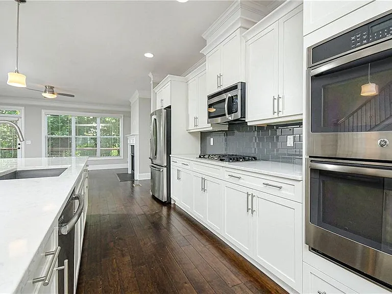 1299 Linden Ct NE — Photo 12