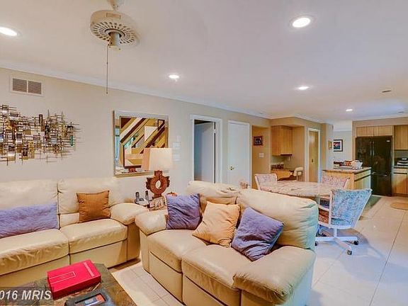 3rd image of 125 Sunnymeadow Ln