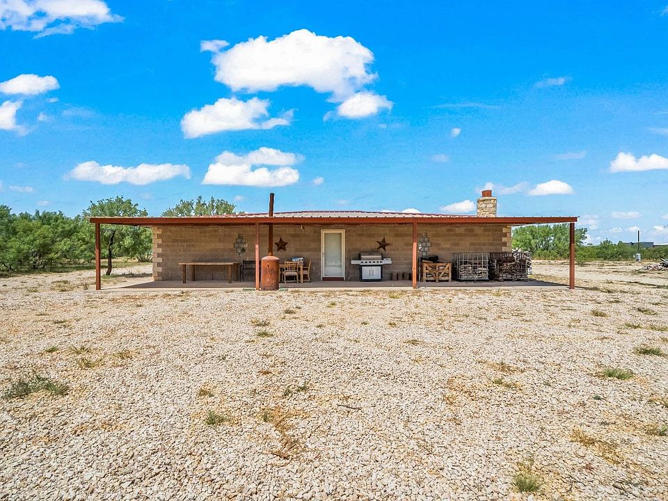 1st image of 2461 Quail Dr