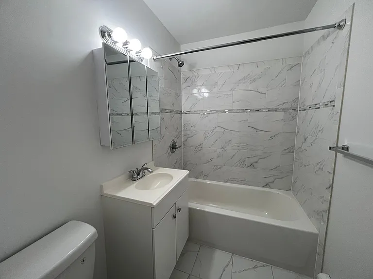 18 Waldron Ave #2B — Photo 5