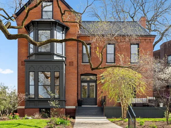 835 W Chalmers Pl, Chicago, IL 60614