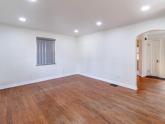 4th image of 6330 Elbrook Ave