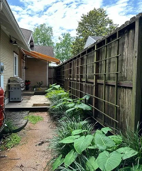1023 W Gardner St — Photo 22