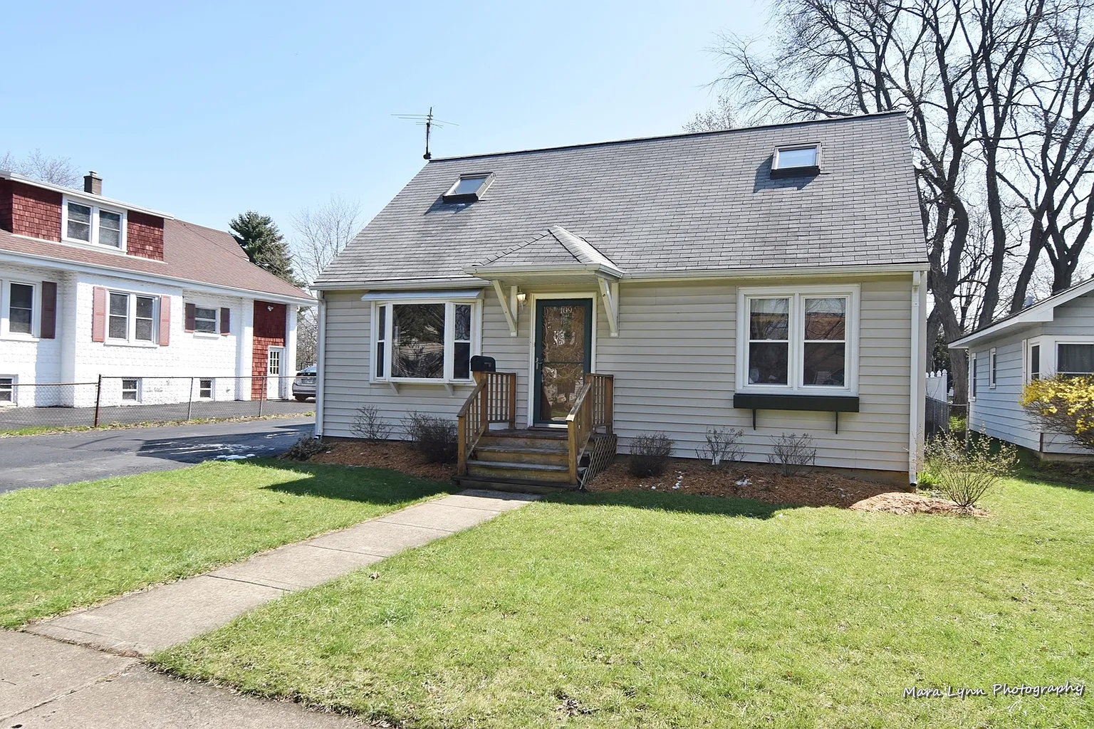 109 Roslyn Rd photo 1