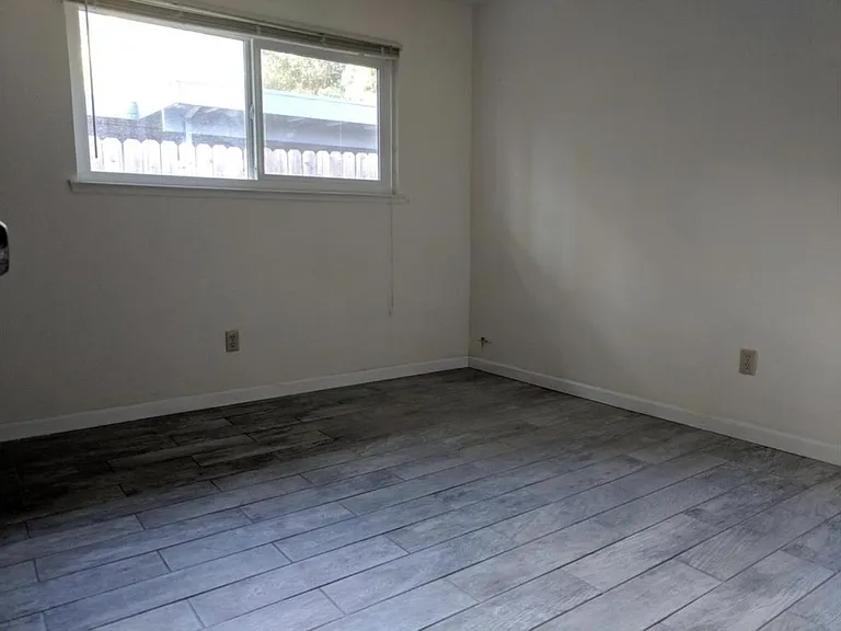 806 Arthur St — Photo 5