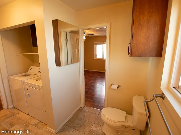 4585 Hennings Dr — Photo 5
