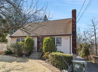 47 Heather Dr, Mahopac, NY 10541