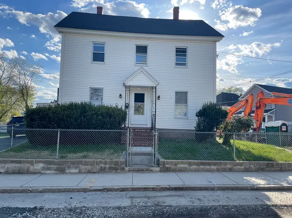 192 Hildreth St, Lowell, MA 01850
