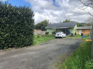 63705 Chamberlain Rd, Coos Bay, OR 97420