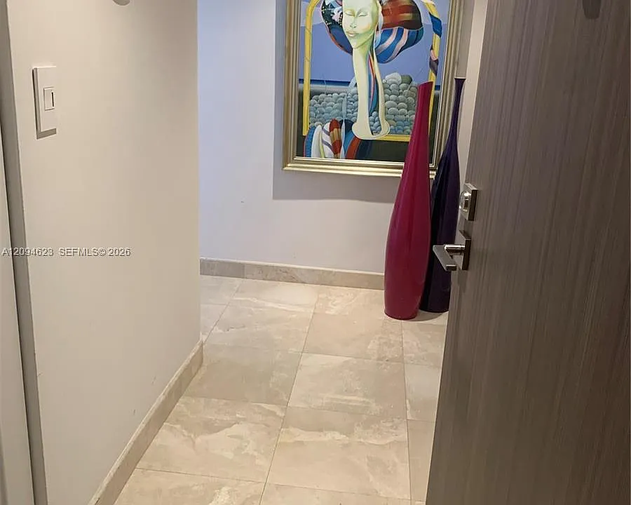 2555 Collins Ave #1801