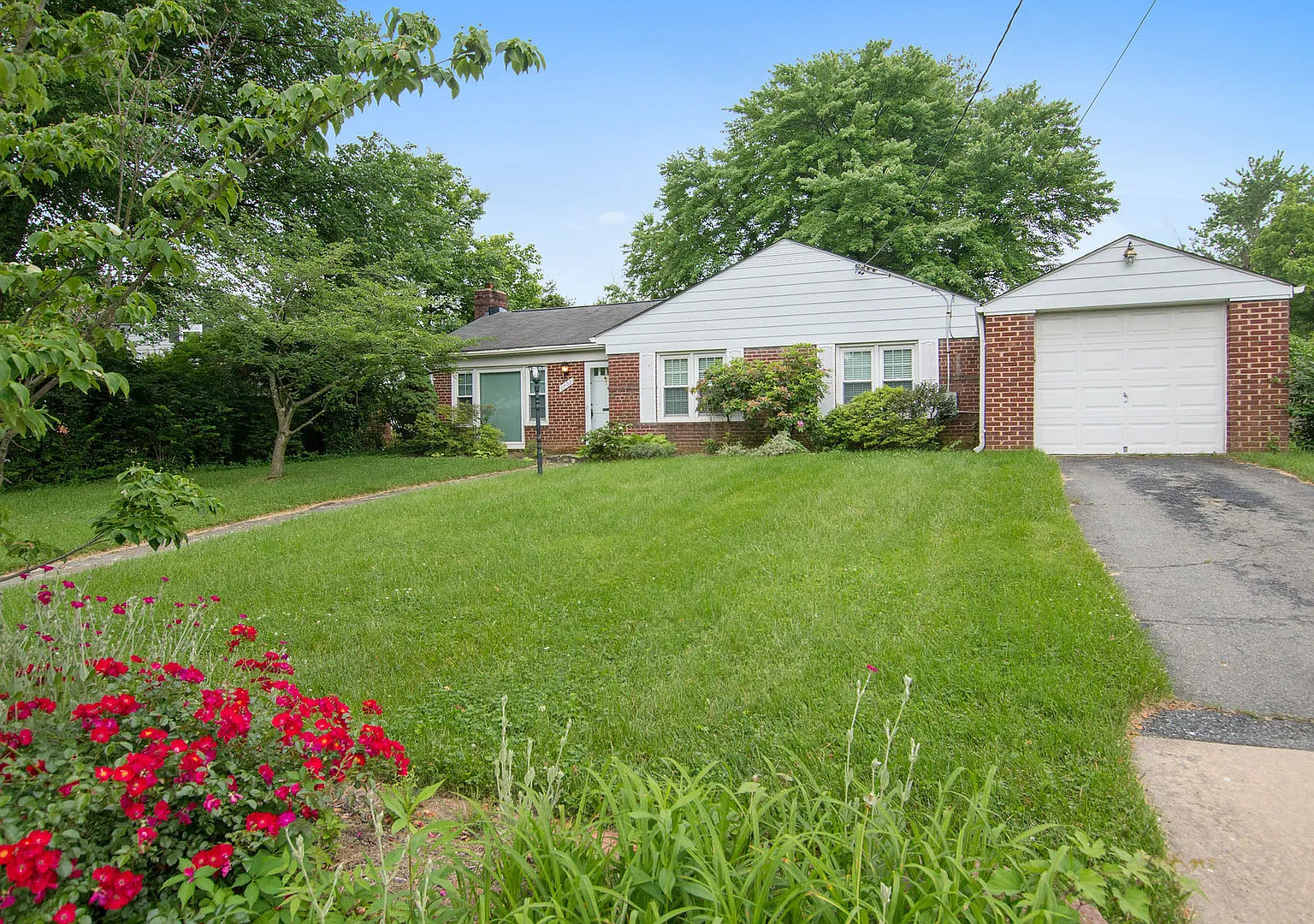 Fantastic Ranch in Convenient Location! — Photo 1