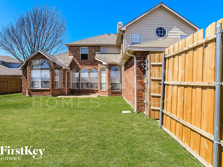 5210 Orlando Cir — Photo 15