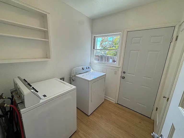 337 E Weldon Ave — Photo 24