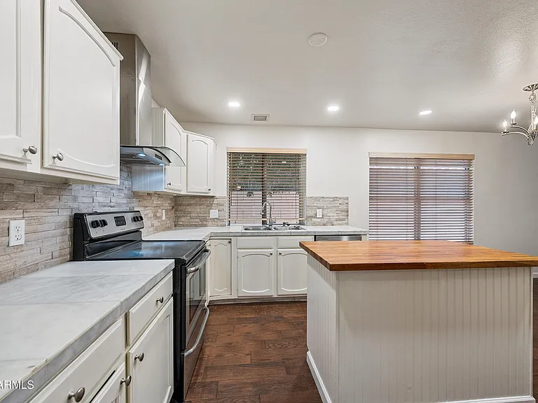 921 W Sun Coast Dr — Photo 13