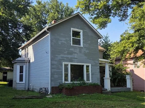 1016 Henry St, Saint Joseph, MO 64501