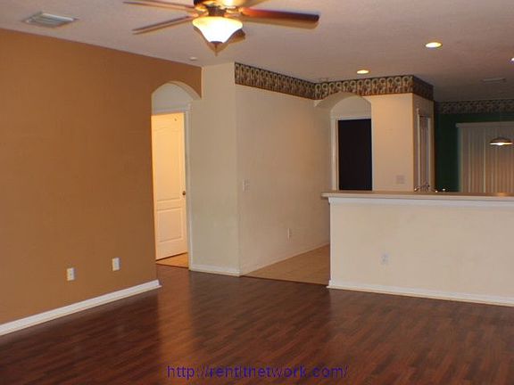 4th image of 7475 Oxford Garden Cir