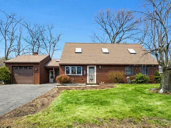 38 Candice St, Clinton, MA 01510