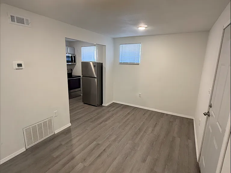 323 Seward Ave #3 — Photo 3
