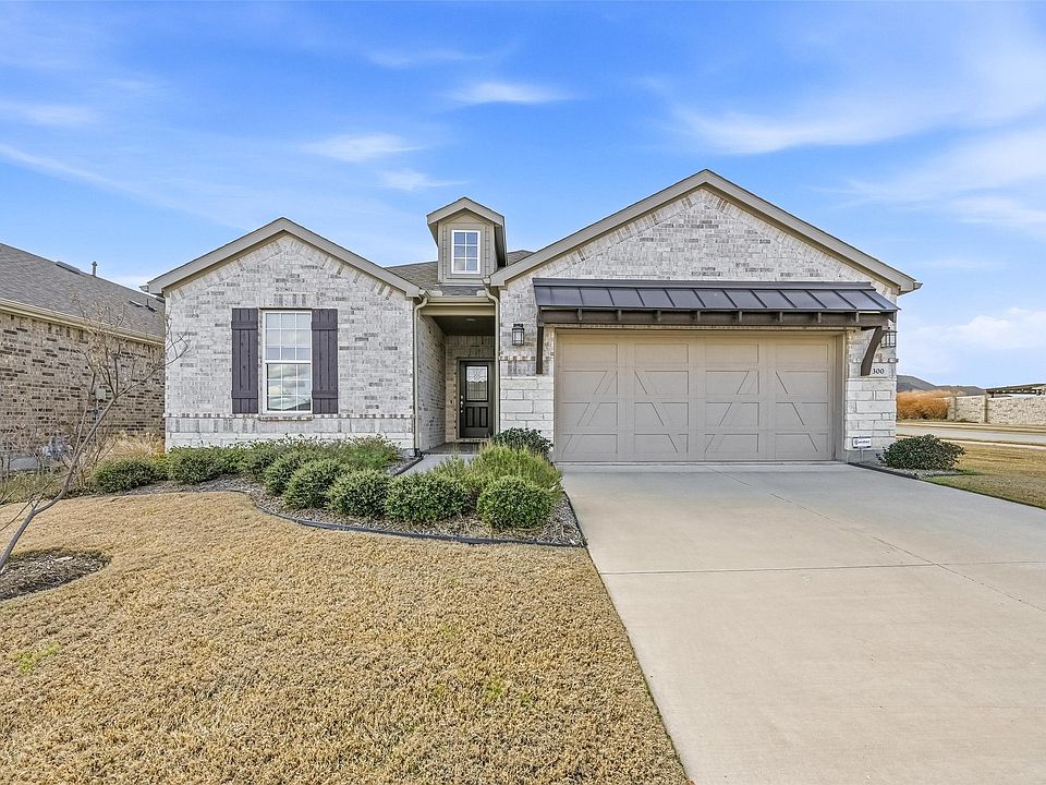 1st image of 300 Sleepy Willow Ln