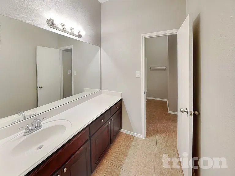 5401 Creek Hill Ln — Photo 16