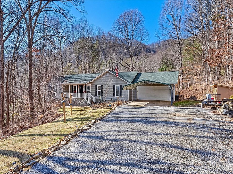 1st image of 213 Cobblestone Dr
