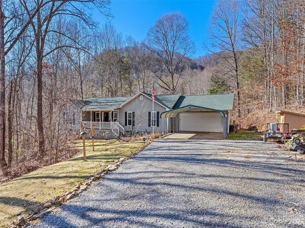213 Cobblestone Dr, Waynesville, NC 28786