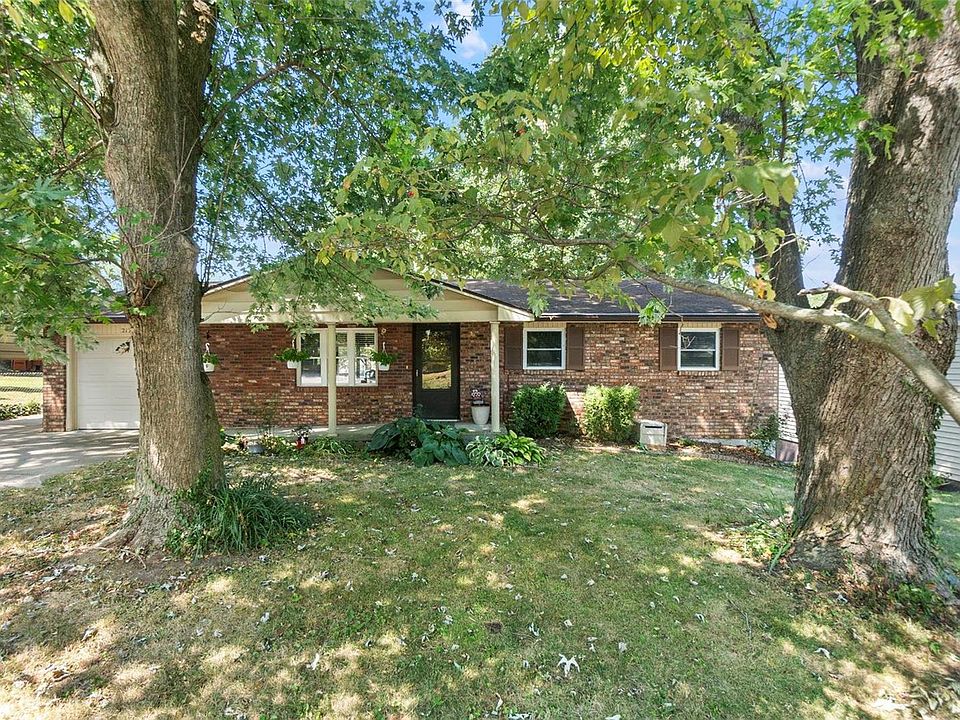 1st image of 213 S Forester Dr