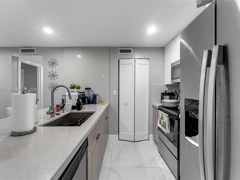 15470 SW 82nd Ln #327 — Photo 4