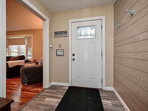 3rd image of 1617 Poplar Dr