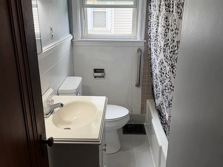 2846 S High St — Photo 5