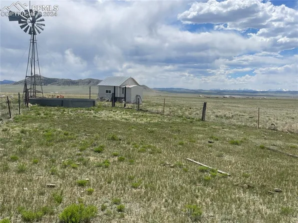 706 Montoya Ln, Hartsel, CO 80449