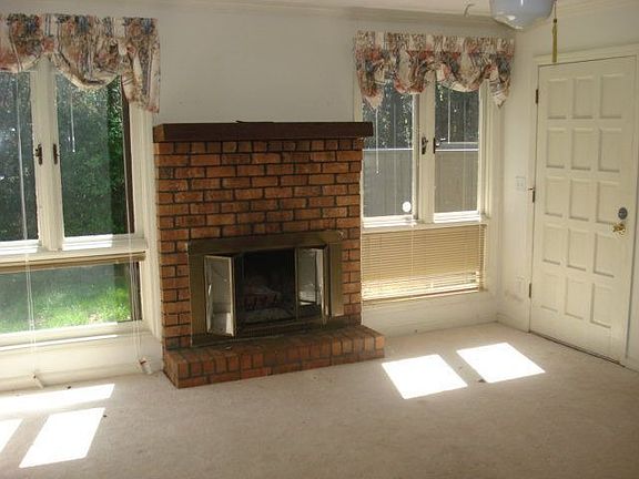 2nd image of 2540 Cedar Canyon Dr SE