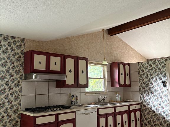 5th image of 123 Stiles Ln