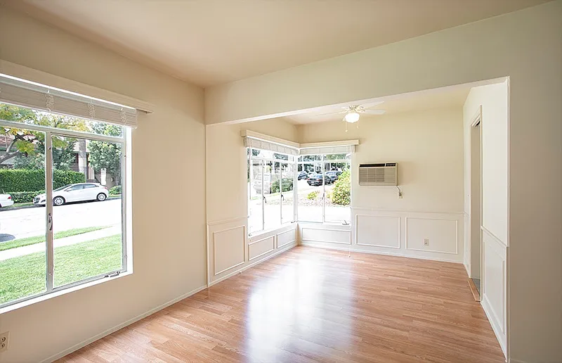 2 bed, 1000 sqft, $2,400 — Photo 3
