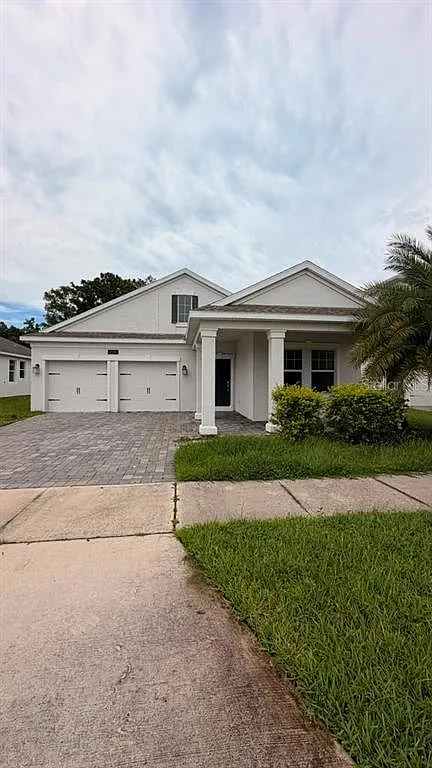 3 bed, 2.0 bath, 2068 sqft, $2,900 — Photo 3