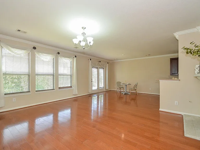 2410 Crossmill Ln — Photo 9
