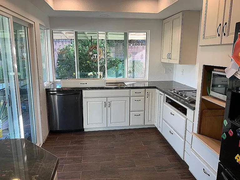 2711 N Granvia Pl — Photo 4