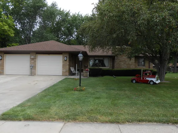 249 Maple St, Sugar Grove, IL 60554