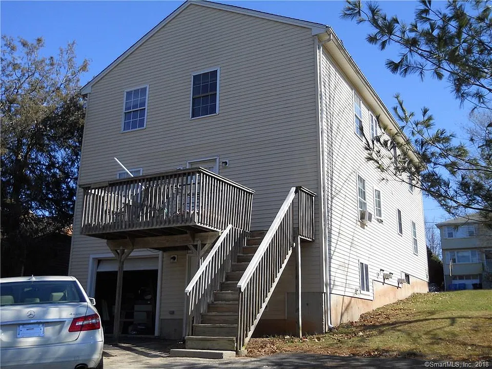 Building Photo 4