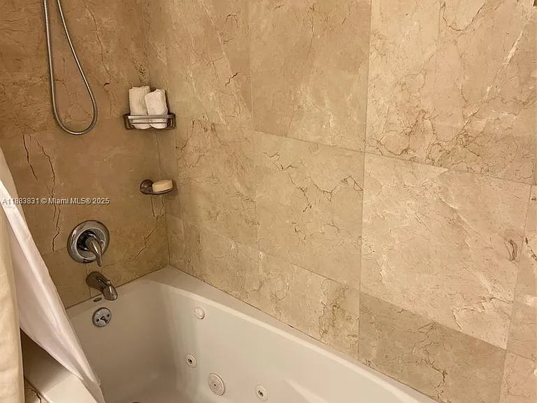 100 Lincoln Rd #848 — Photo 23