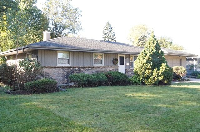 1st image of 1450 Crestwood Ct