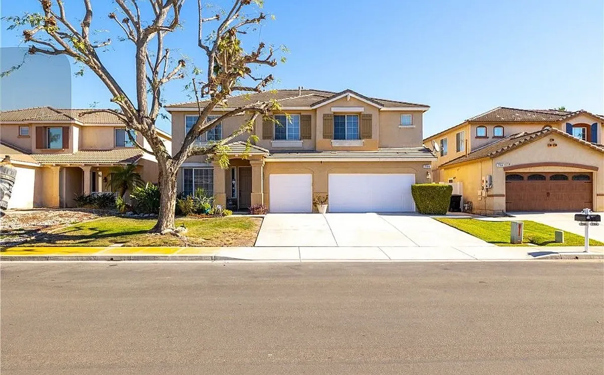 5 bed, 3000 sqft, $4,100 — Photo 1