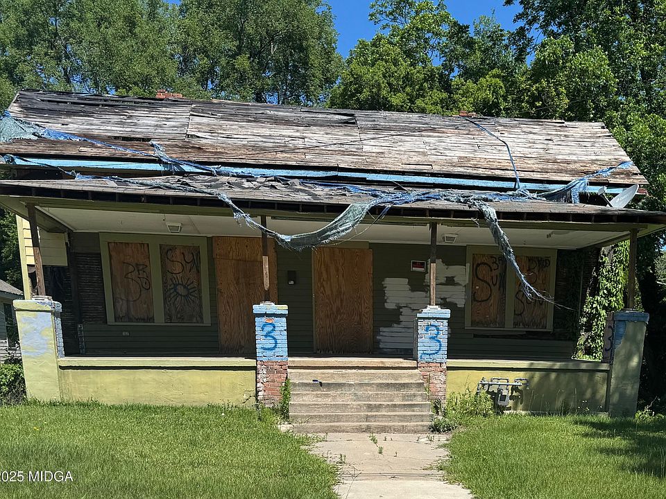 1st image of 1425 3rd St