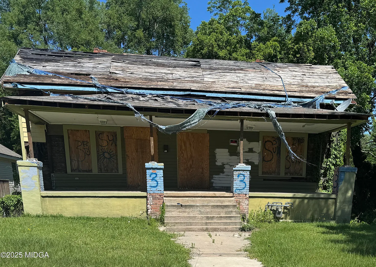 1425 3rd St photo 1