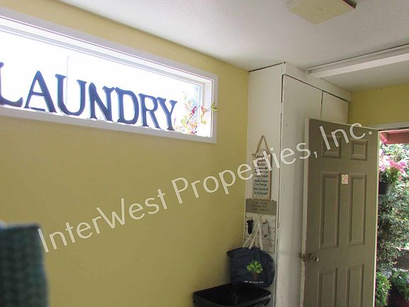 3rd image of 16705 NE Halsey St APT 105